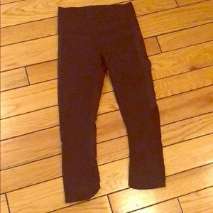 Lululemon cropped black workout leggings